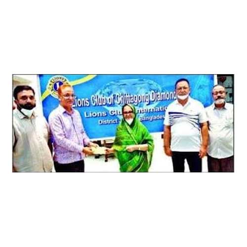 করোনা সাপোর্ট সেন্টারের জন্য ডায়মন্ড সিটি লায়ন্স ক্লাবের অনুদান