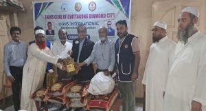 লায়ন্স ক্লাব অব চিটাগং ডায়মন্ড সিটির শুকনো খাবার বিতরণ