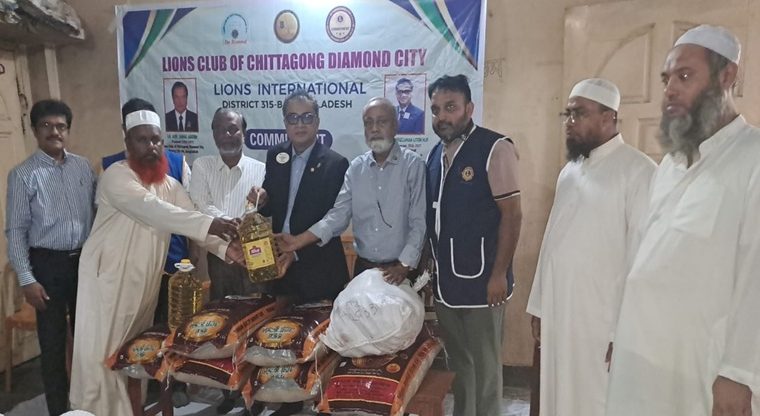 লায়ন্স ক্লাব অব চিটাগং ডায়মন্ড সিটির শুকনো খাবার বিতরণ